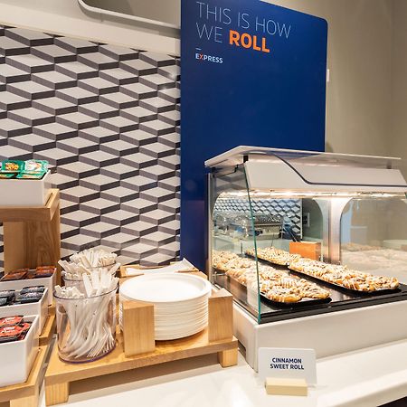 Holiday Inn Express - Plymouth By Ihg Exteriör bild