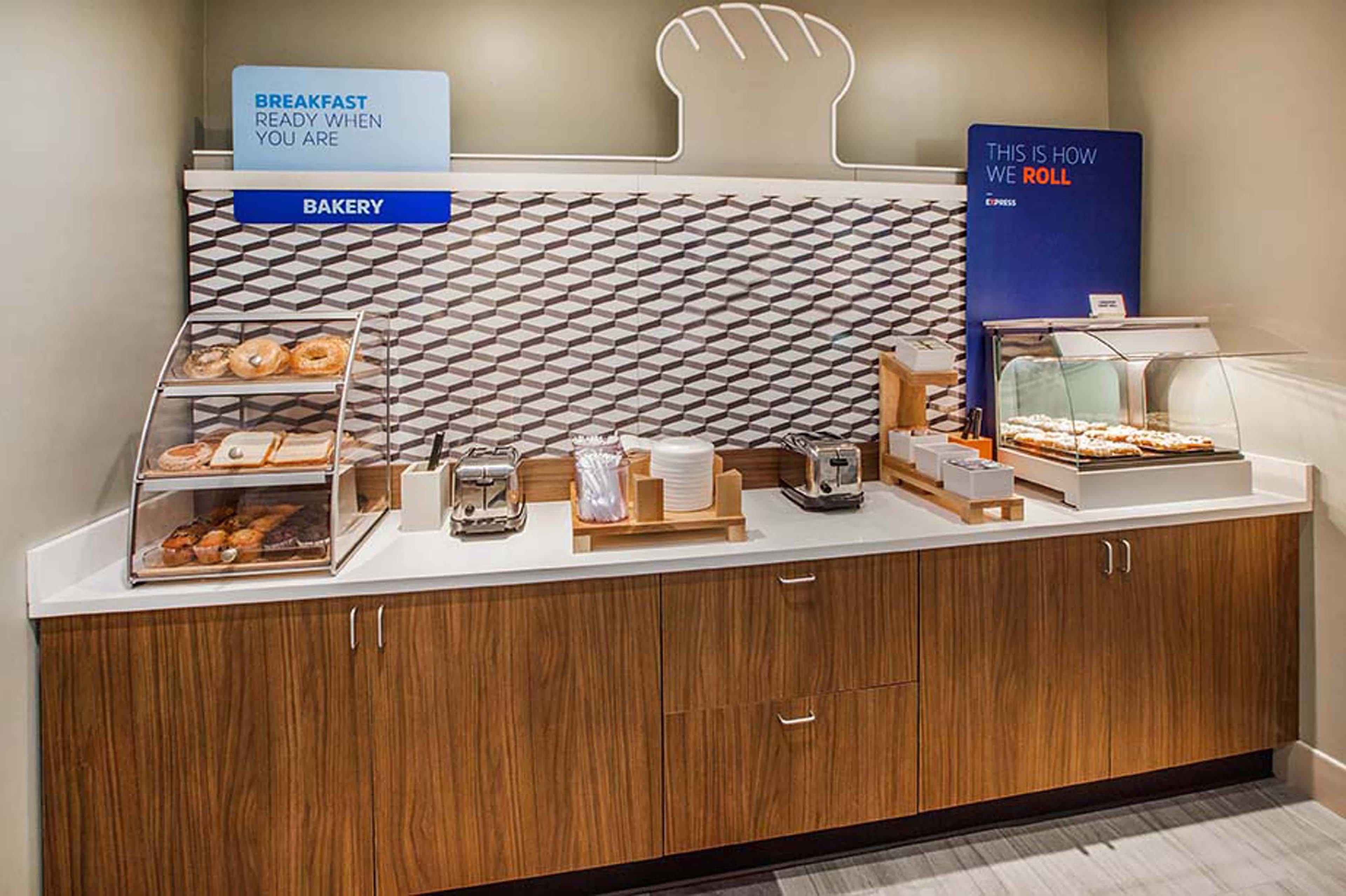 Holiday Inn Express - Plymouth By Ihg Exteriör bild